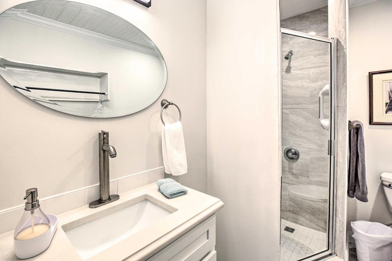 Updated Williamstown Apartment With Kitchen! Kültér fotó